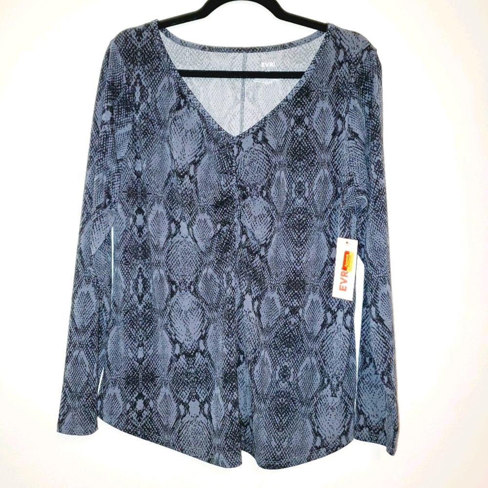EVRI NEW Plus Size Long Sleeve Snakeskin Print Top 370